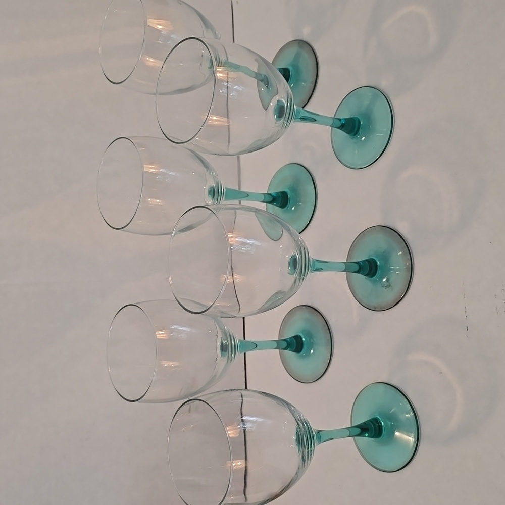 Aqua Stem Wine Glass Set